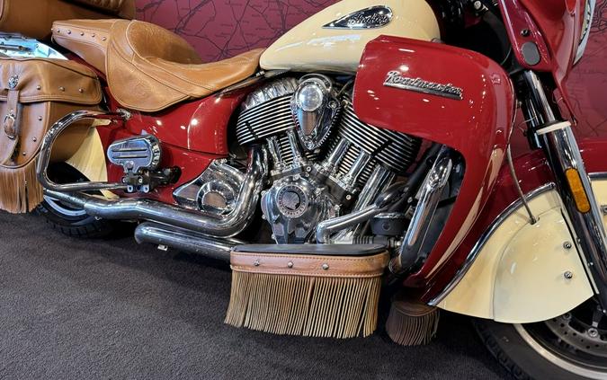 2017 Indian Motorcycle® Roadmaster® Classic Indian Motorcycle ® Red over Ivory Cream