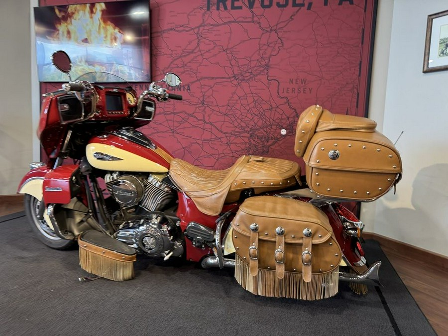 2017 Indian Motorcycle® Roadmaster® Classic Indian Motorcycle ® Red over Ivory Cream