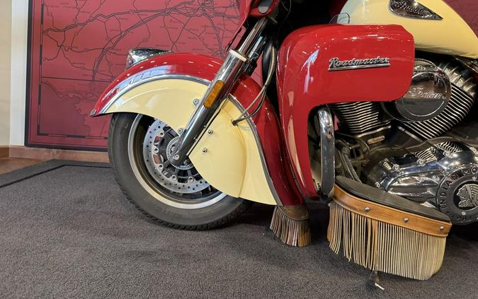 2017 Indian Motorcycle® Roadmaster® Classic Indian Motorcycle ® Red over Ivory Cream