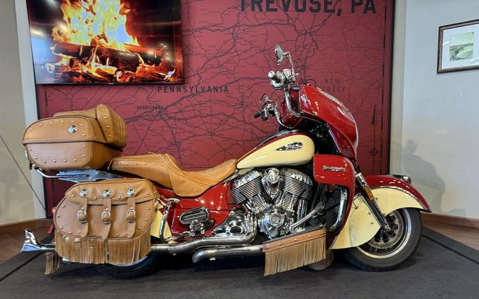 2017 Indian Motorcycle® Roadmaster® Classic Indian Motorcycle ® Red over Ivory Cream