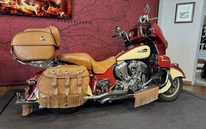 2017 Indian Motorcycle® Roadmaster® Classic Indian Motorcycle ® Red over Ivory Cream