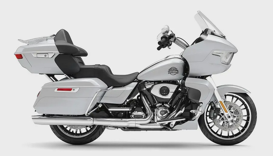 2026 Harley-Davidson® Road Glide Limited White Onyx Pearl Chrome Trim FLTRXL