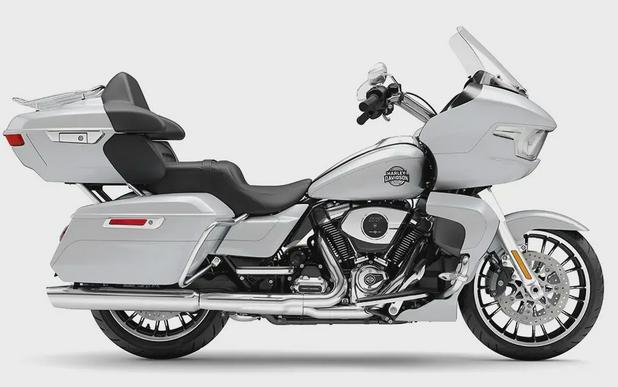 2026 Harley-Davidson® Road Glide Limited White Onyx Pearl Chrome Trim FLTRXL
