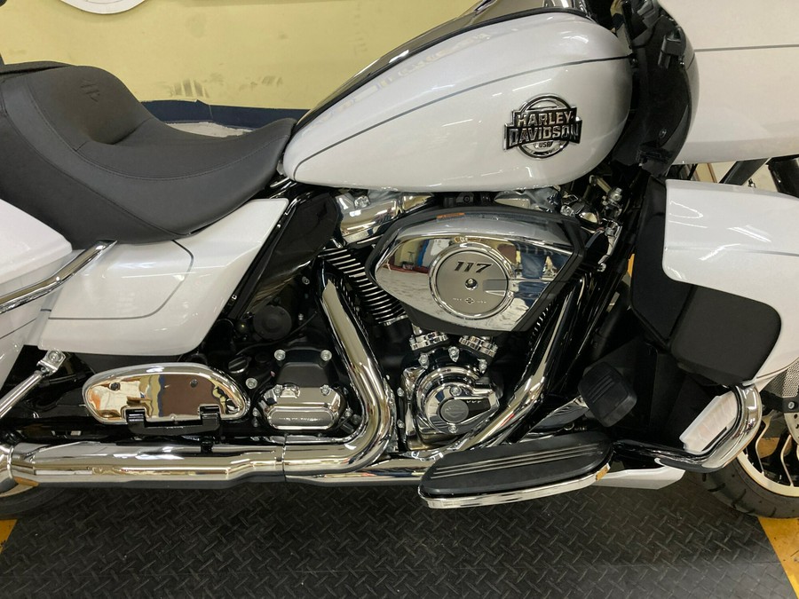 2026 Harley-Davidson® Road Glide Limited White Onyx Pearl Chrome Trim FLTRXL