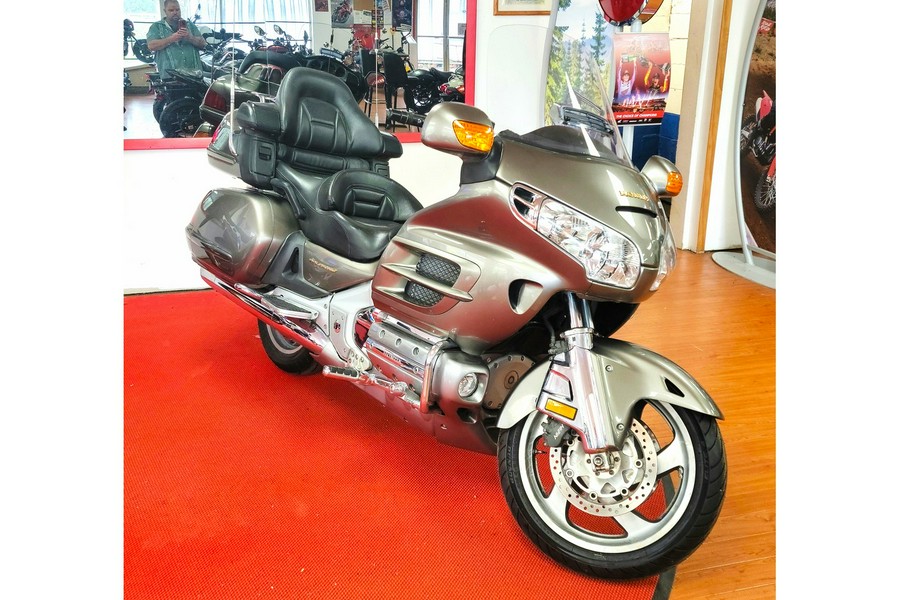2004 Honda GL1800
