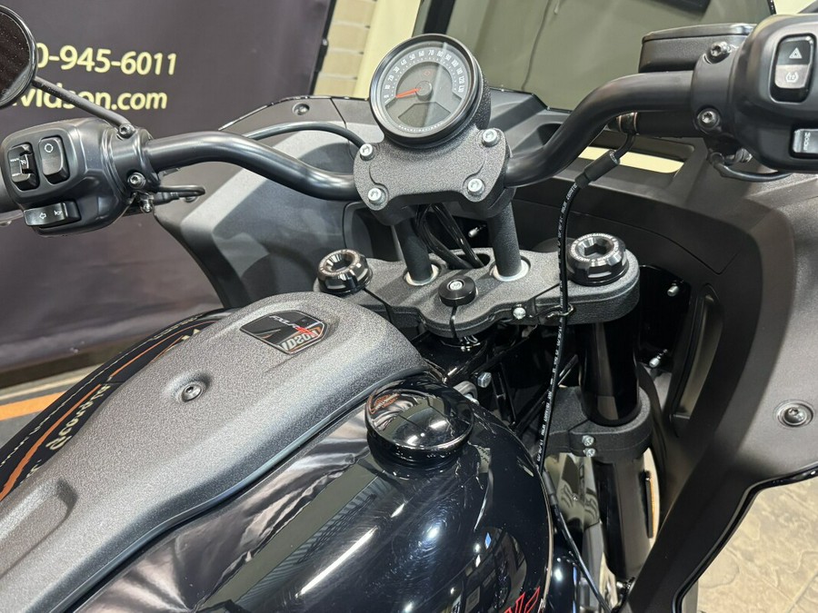 2025 Harley-Davidson® Low Rider® ST Vivid Black