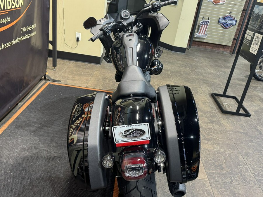 2025 Harley-Davidson® Low Rider® ST Vivid Black