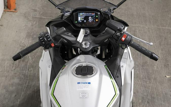 2024 Kawasaki Ninja® 7 Hybrid ABS