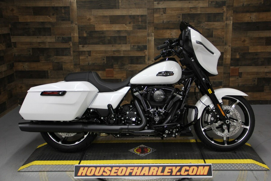 2024 Harley-Davidson Street Glide® White Onyx Pearl - Black Finish