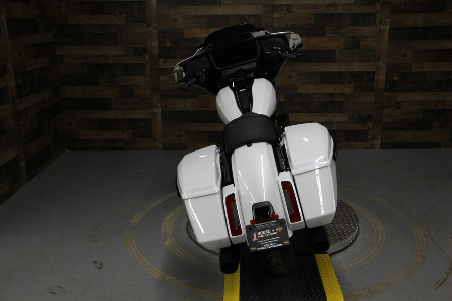 2024 Harley-Davidson Street Glide® White Onyx Pearl - Black Finish