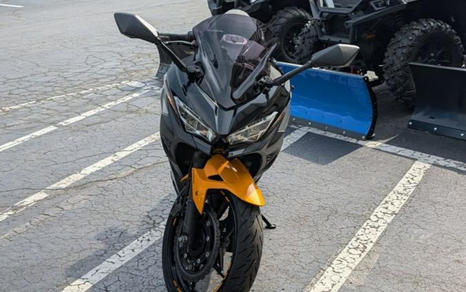 2018 Kawasaki Ninja 400 ABS Pearl Solar Yellow/Pearl Storm Gray ABS