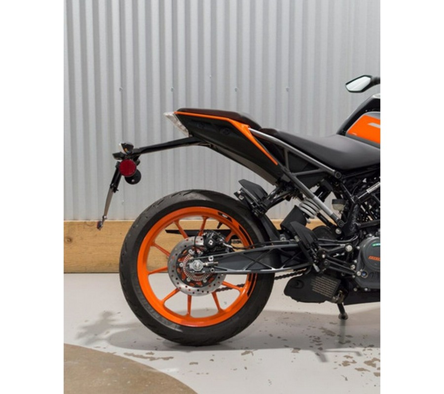 2023 KTM Duke 200