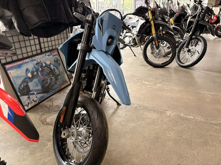 2025 Suzuki DR-Z4SM