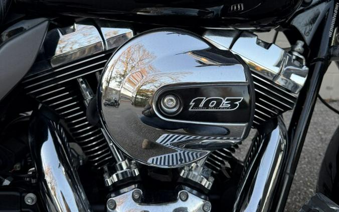 2016 Harley-Davidson® FLHR Road King®