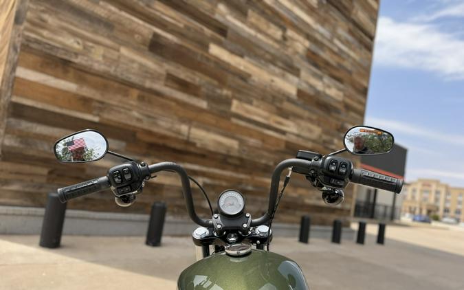 2026 Harley-Davidson® Street Bob® Olive Steel Metallic Chrome Laced Wheels