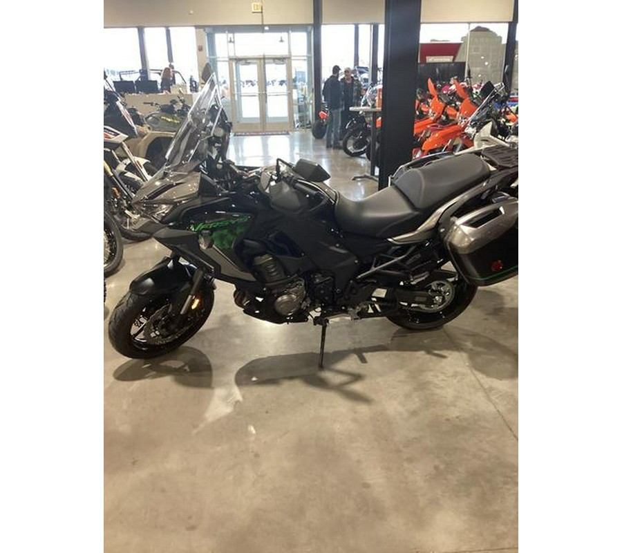 2023 Kawasaki Versys® 1000 SE LT+