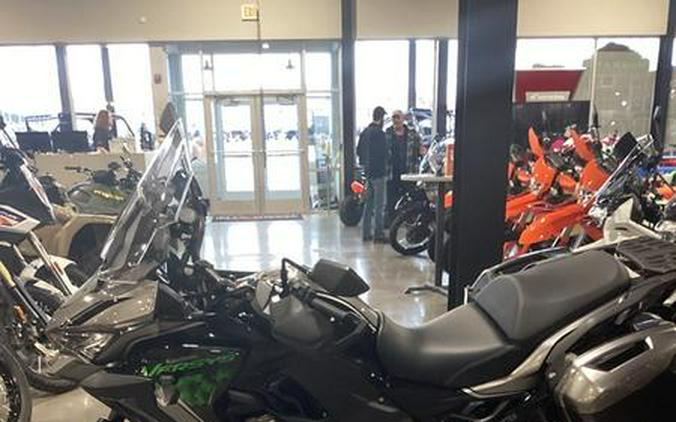 2023 Kawasaki Versys® 1000 SE LT+