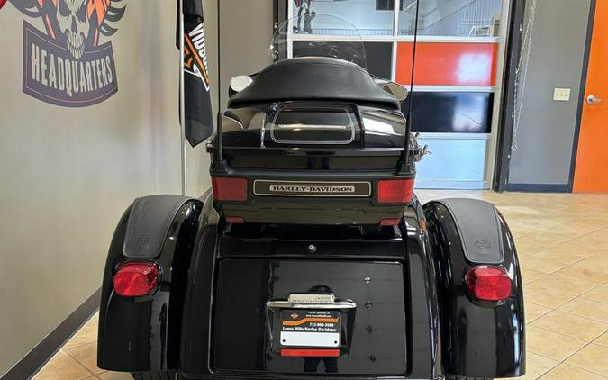 2011 Harley-Davidson® FLHTCUTG - Tri Glide® Ultra Classic®