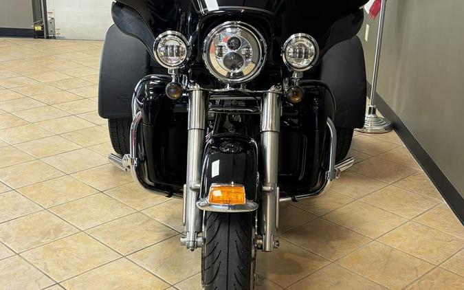 2011 Harley-Davidson® FLHTCUTG - Tri Glide® Ultra Classic®