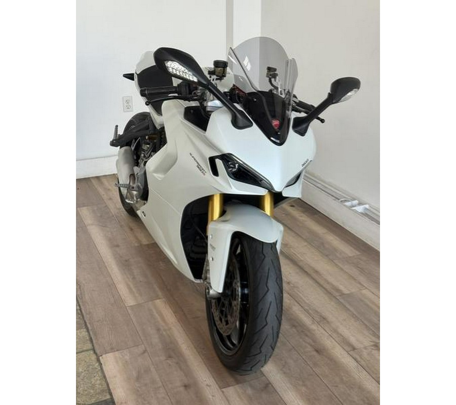 2021 Ducati SuperSport 950 S White Silk fairing