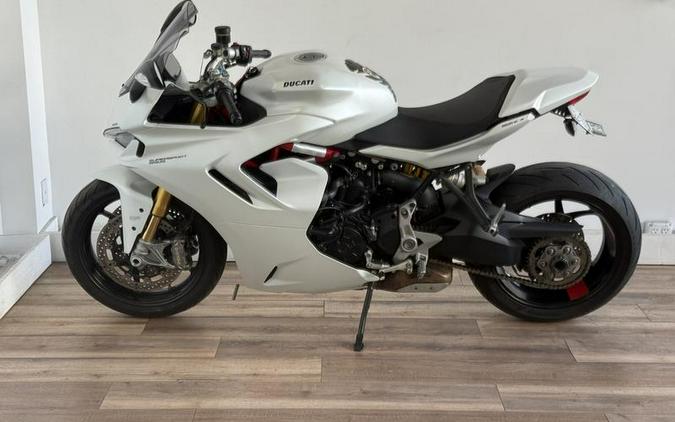 2021 Ducati SuperSport 950 S White Silk fairing