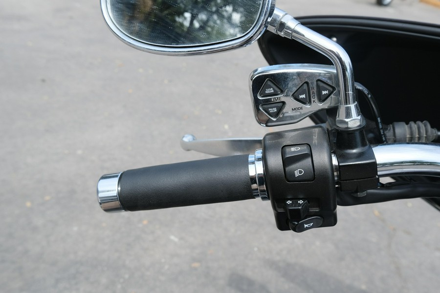 2014 YAMAHA V STAR 1300 DELUXE
