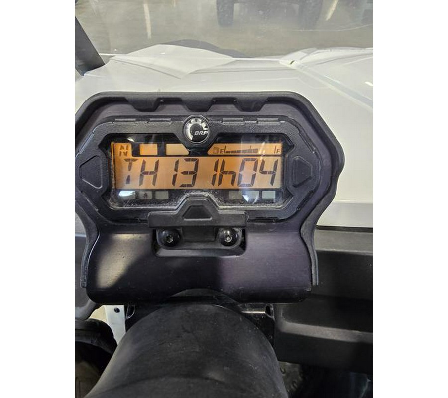 2020 COMMANDER 800R