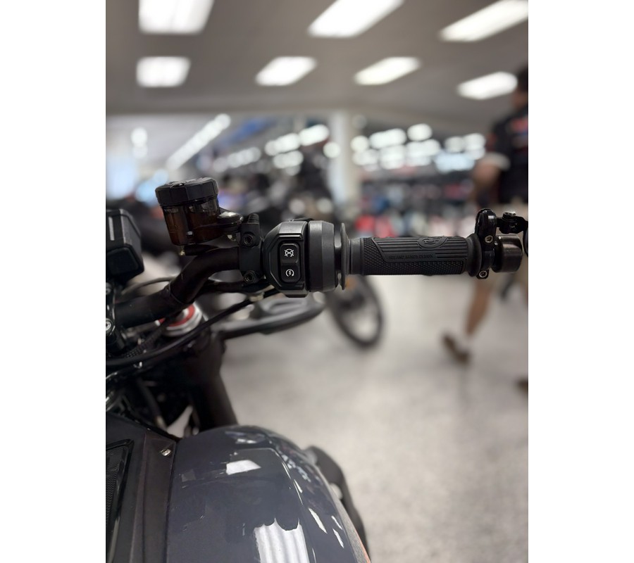 2023 Indian Motorcycle FTR Stealth Gray / Orange Burst - UO8637