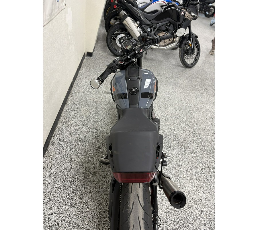 2023 Indian Motorcycle FTR Stealth Gray / Orange Burst - UO8637