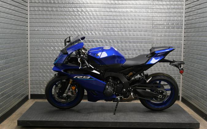 2027 YAMAHA YZF-R9