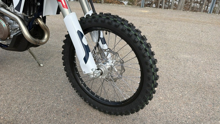 2026 Husqvarna Motorcycles FE 450