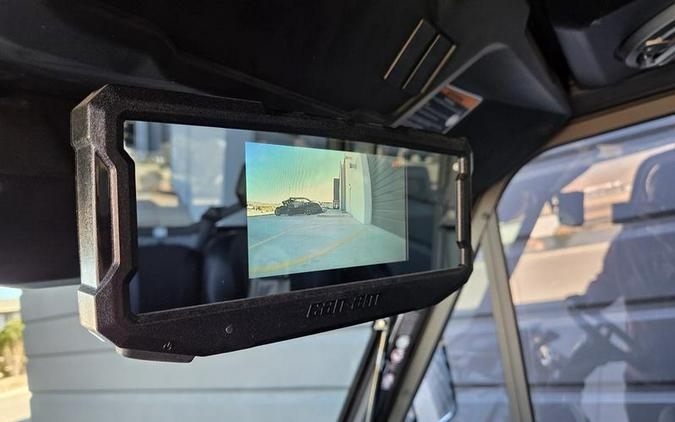 2025 Can-Am® Defender MAX Lone Star Cab HD10