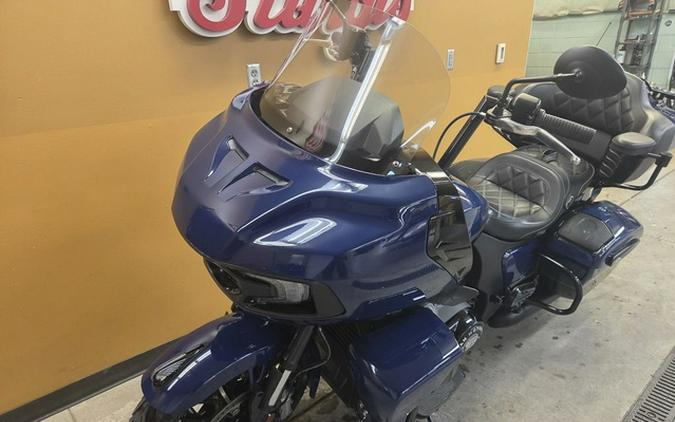 2024 Indian Pursuit Dark Horse with PowerBand Audio Package Springfield Blue
