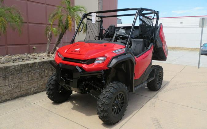 2022 Honda Pioneer 1000 Deluxe