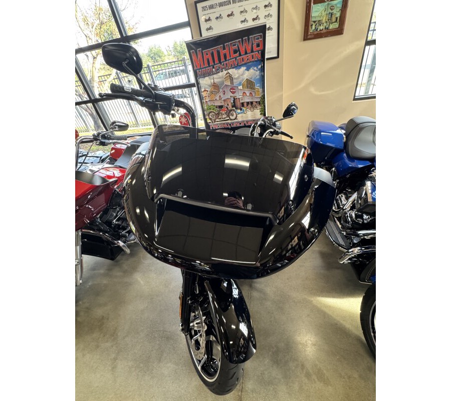 2025 Harley-Davidson® Road Glide® Vivid Black - Black Finish
