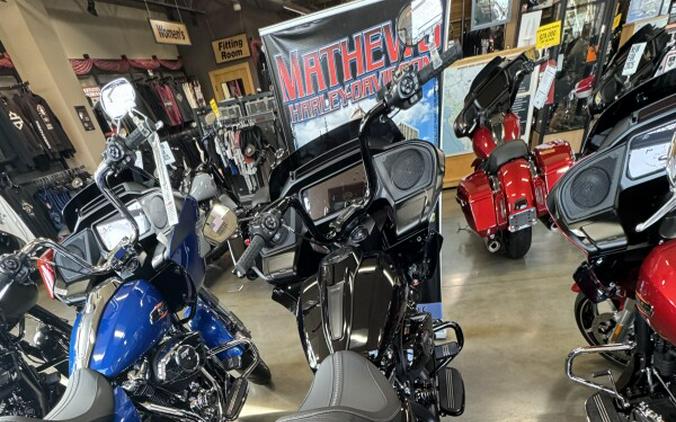 2025 Harley-Davidson® Road Glide® Vivid Black - Black Finish