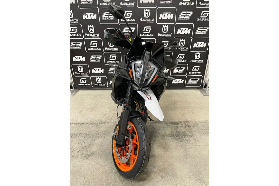 2024 KTM 890 SMT