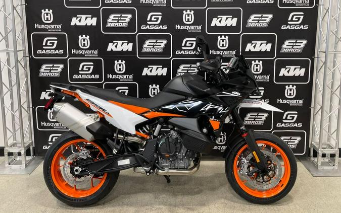 2024 KTM 890 SMT