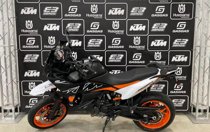 2024 KTM 890 SMT