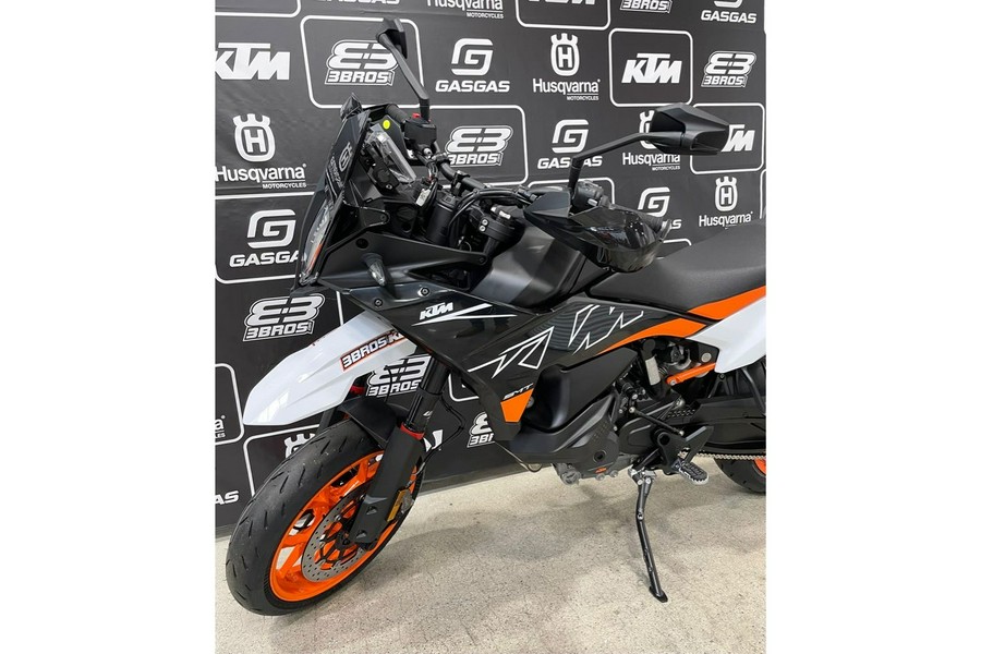 2024 KTM 890 SMT