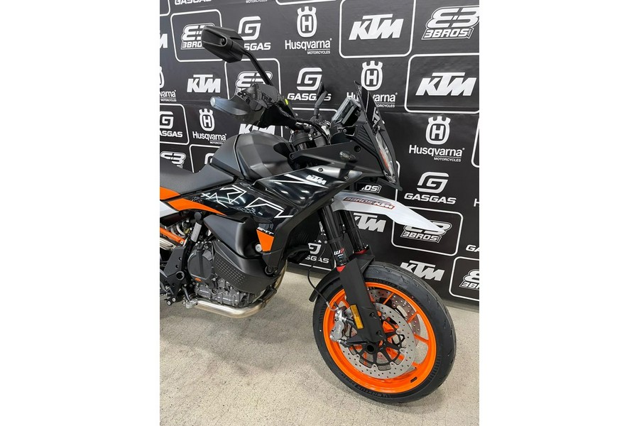 2024 KTM 890 SMT