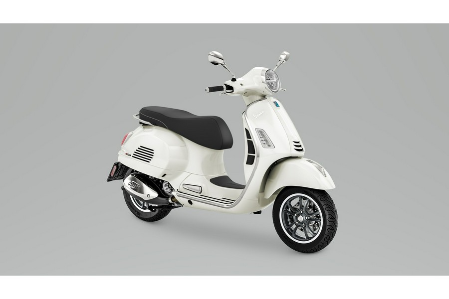2025 GTS 300 Super Bianco Innocente - Vespa