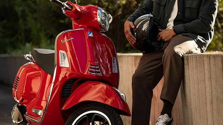 2025 GTS 300 Super Bianco Innocente - Vespa