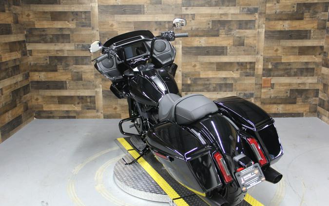 2024 Harley-Davidson Road Glide™ Vivid Black - Black Finish