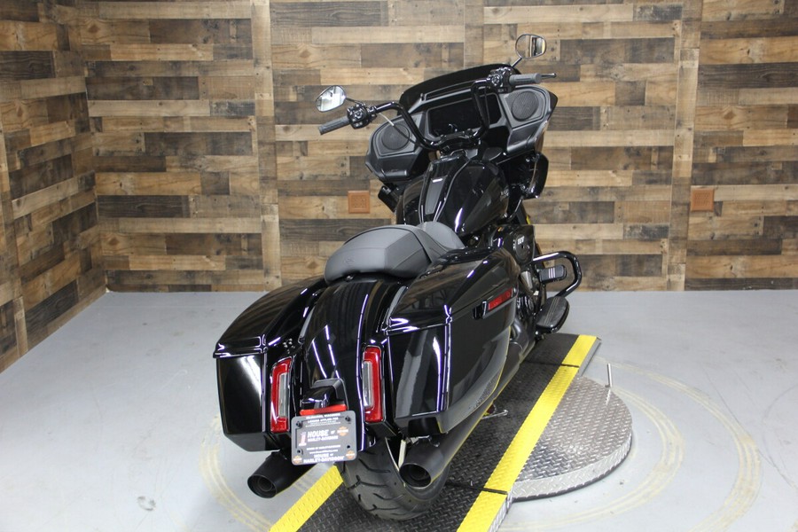 2024 Harley-Davidson Road Glide™ Vivid Black - Black Finish