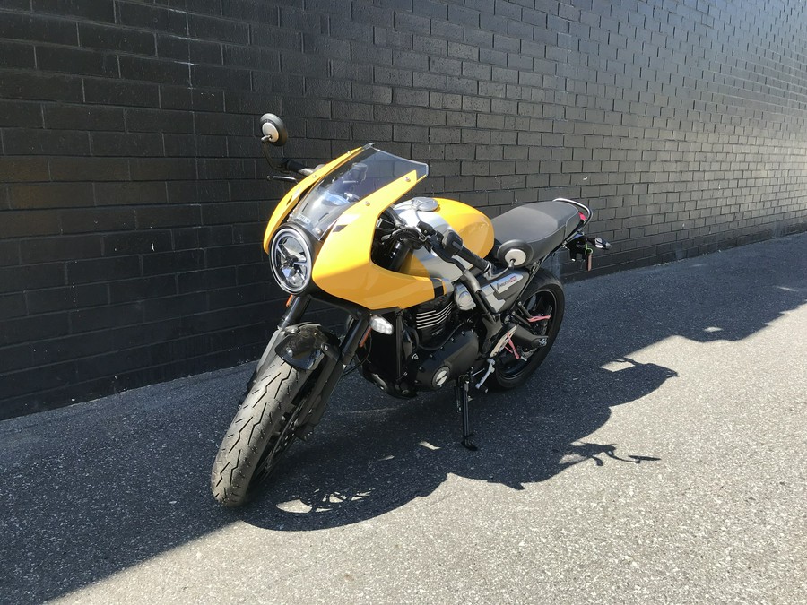 2026 Triumph Thruxton 400