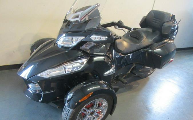 2010 Can-Am® Spyder Roadster RT-S