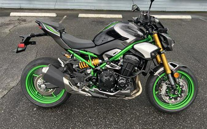 2025 Kawasaki Z900 SE ABS
