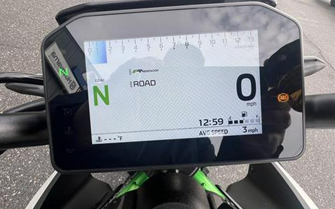 2025 Kawasaki Z900 SE ABS