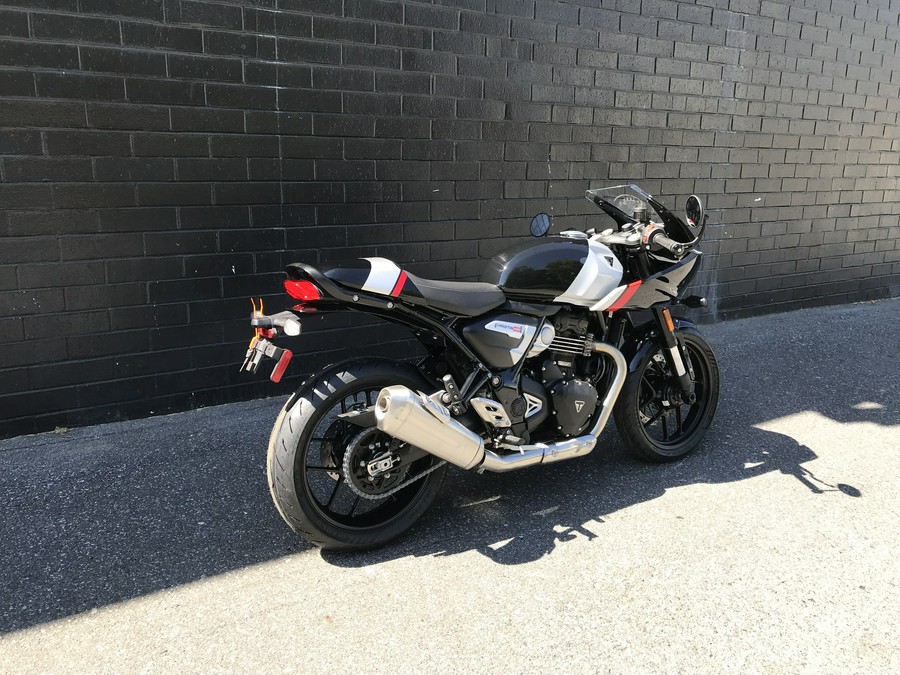 2026 Triumph Thruxton 400